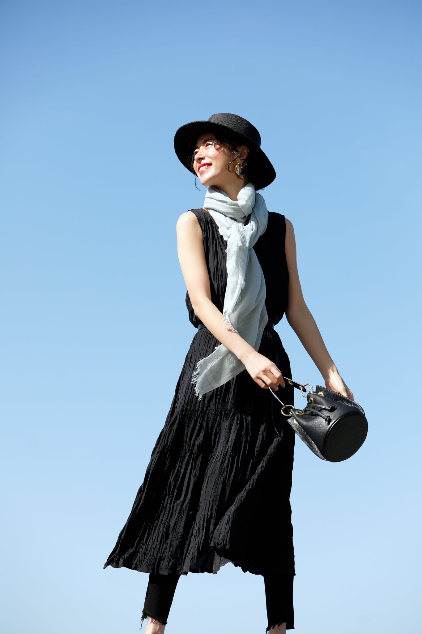 ユニクロ 好評発売中のines De La Fressangeの年春夏コレクション 本日より ツイストプリーツ ワンピース ノースリーブ が 全店にてお取り扱い開始 T Co Vekkja76la