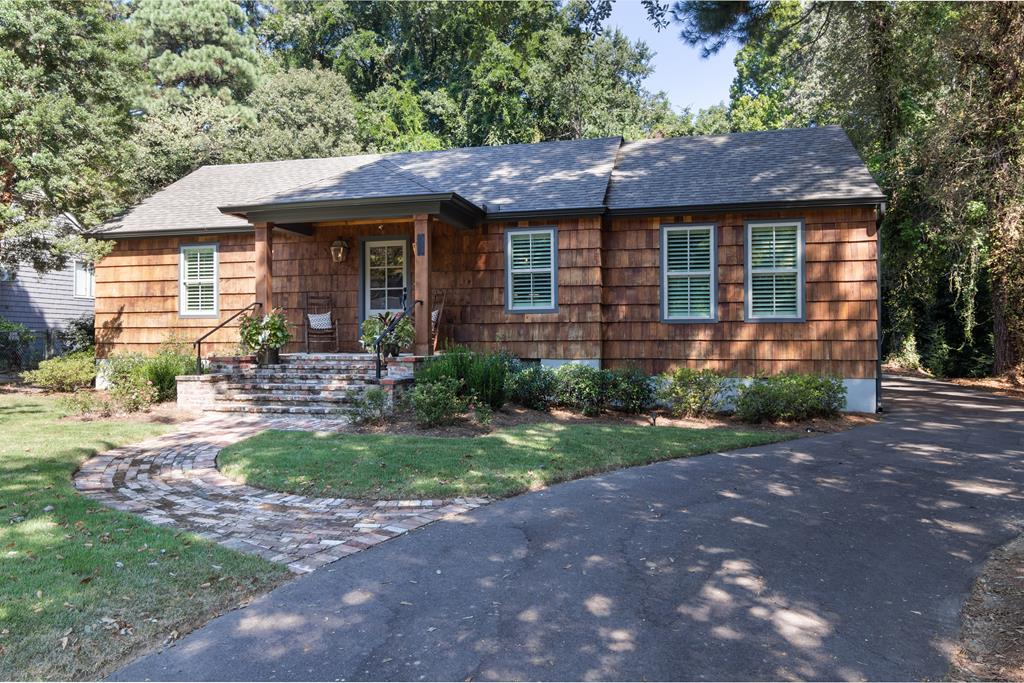 jscauthen's tweet photo. Kessinger Real Estate 662-234-5555 See a virtual tour of my listing on 311 Sisk #Oxford #MS  #realestate https://t.co/Q574Scv45Y https://t.co/ri413z6FQb