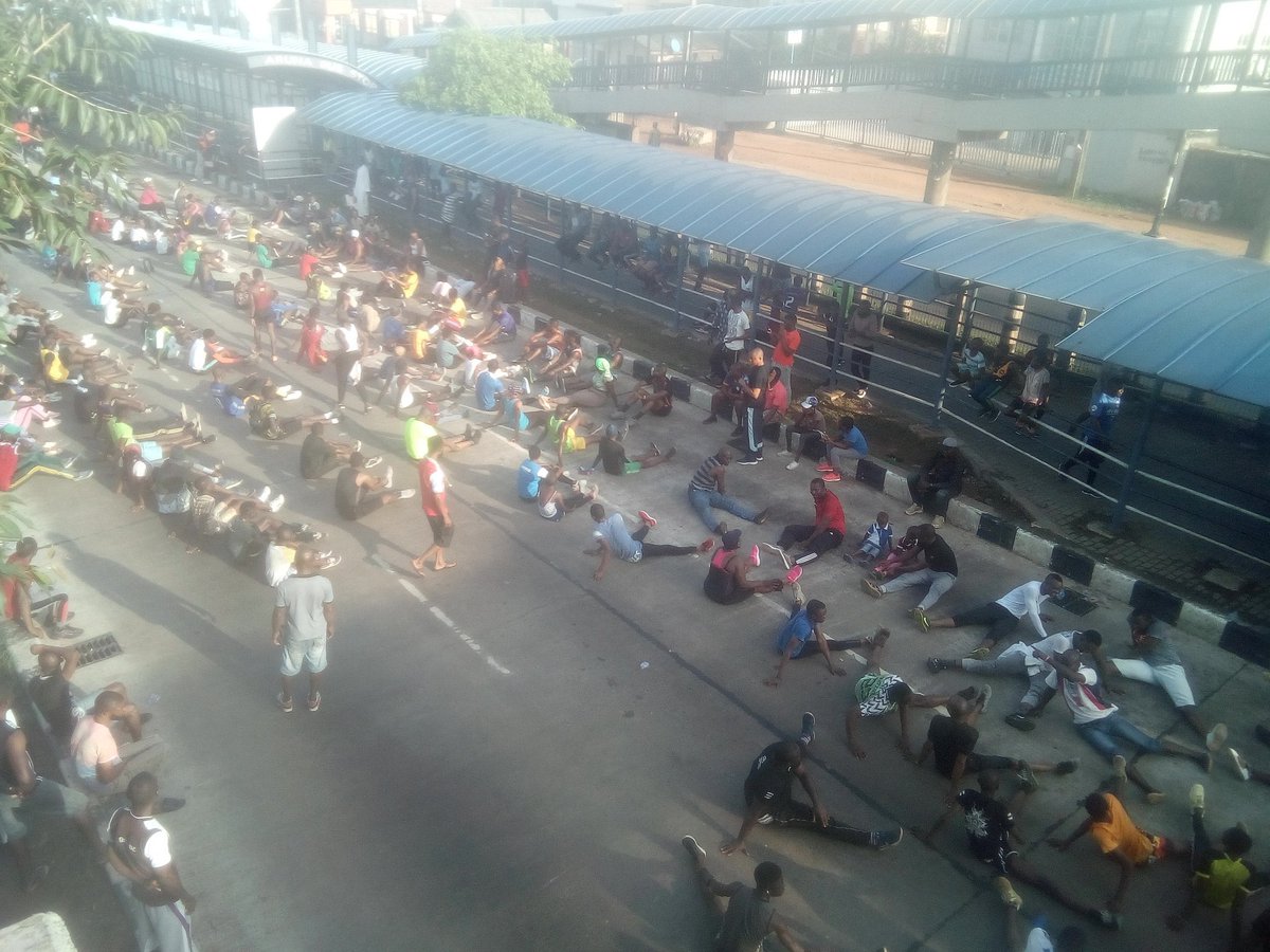 OurFavOnlineDoc's tweet photo. Dear @policeNG @HQNigerianArmy
@followlasg @rrslagos767 @jidesanwoolu 

I have something very urgent to bring to your attention. People all over Lagos- specifically in Ikorodu (Haruna up to Agric) and Gbagada are disobeying the govt rules on lockdown.

Pls RT this till they act. https://t.co/aSTcJK2Hs6