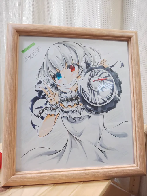 色紙の額縁売ってたから1個買って いろいろ入れて遊んでみてた 笑
安っぽい気はするけど、なんか 良い感じ 笑

次は久しぶりにコンパス以外のーー 冬アニメのキャラお絵描き中✨ 