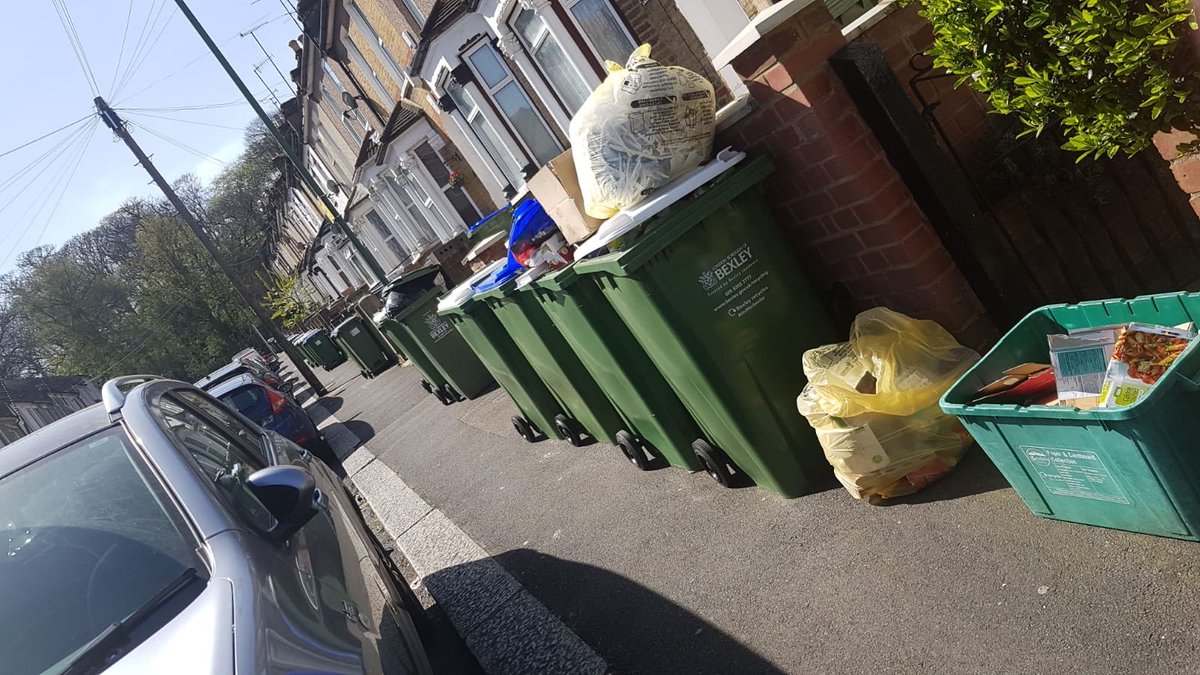 Emily'Memlin'Martin tweet media