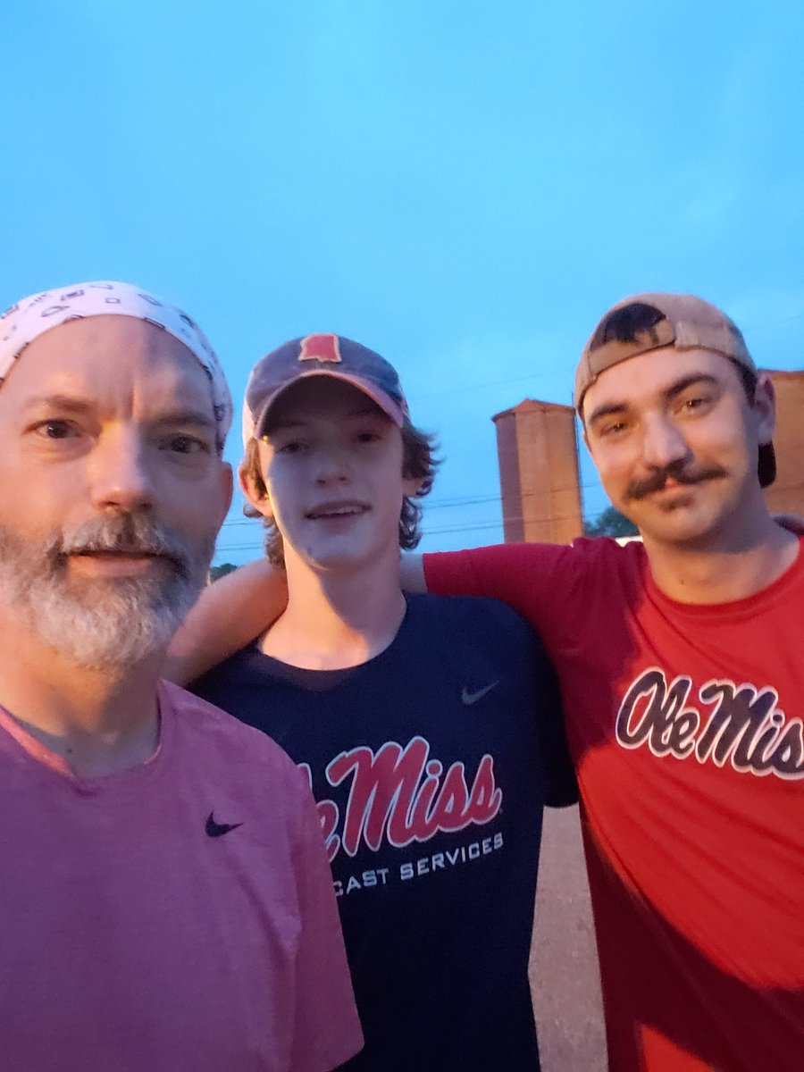 2bsmart68's tweet photo. @F3Tupelo Gandalf, Speckles, and Hazzard went back to Ballard park this morning. https://t.co/h2MhtG91UA