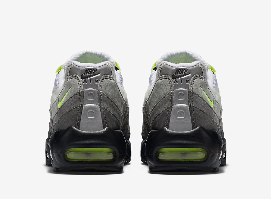 fullress's tweet photo. 【2020年 秋、25周年に復刻！？】

ナイキ エア マックス 95 ネオン イエローグラデーション (NIKE AIR MAX 95 OG NEON YELLOW GRADATION) [CT1689-001]
https://t.co/yvWa0ri8GC https://t.co/vGg2xqhRuV