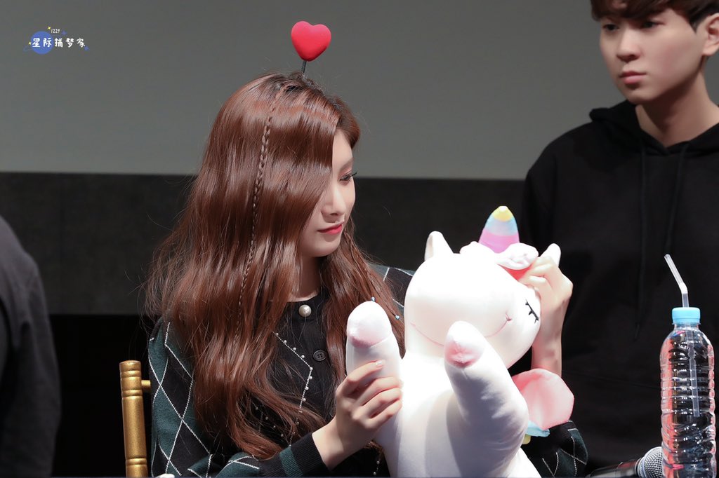 20001229cn's tweet photo. 191013
 #에버글로우 #왕이런 #이런 #王怡人 https://t.co/0D5dq2RIIS