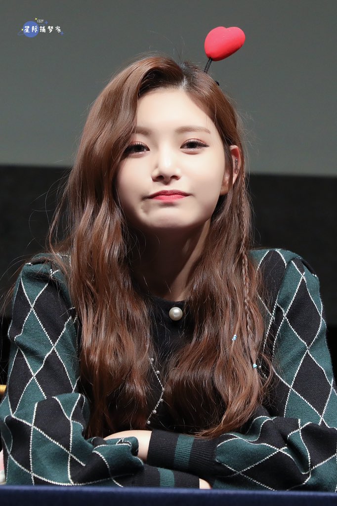 20001229cn's tweet photo. 191013
 #에버글로우 #왕이런 #이런 #王怡人 https://t.co/0D5dq2RIIS