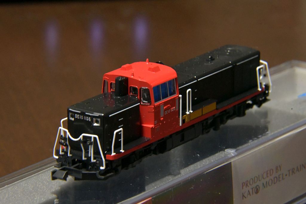 KATOのDE10-1156が届きました☆嵯峨野観光鉄道専用機塗装の予備機です