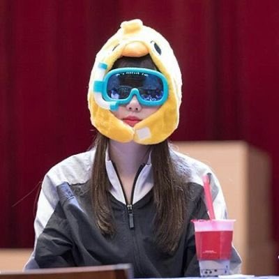 gmtpagpj's tweet photo. カオシロが非常事態宣言の大阪よりお伝えいたします🐥完全防備でStay Home🏠
#GFRIEND #BUDDY #Go_Go_GFRIEND
#BUDDY全力で防御して https://t.co/re7fqrvzk4