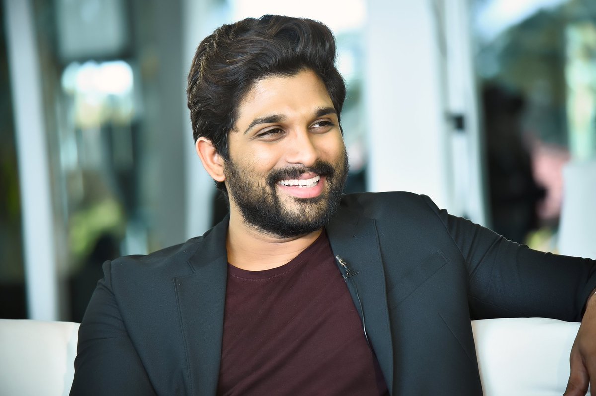 AlanBoban3's tweet photo. #HappyBdayMalluArjun
#HappyBirthdayAlluarjun 

Allu Arjun uyir 😘😀 https://t.co/uFmawTVrvA
