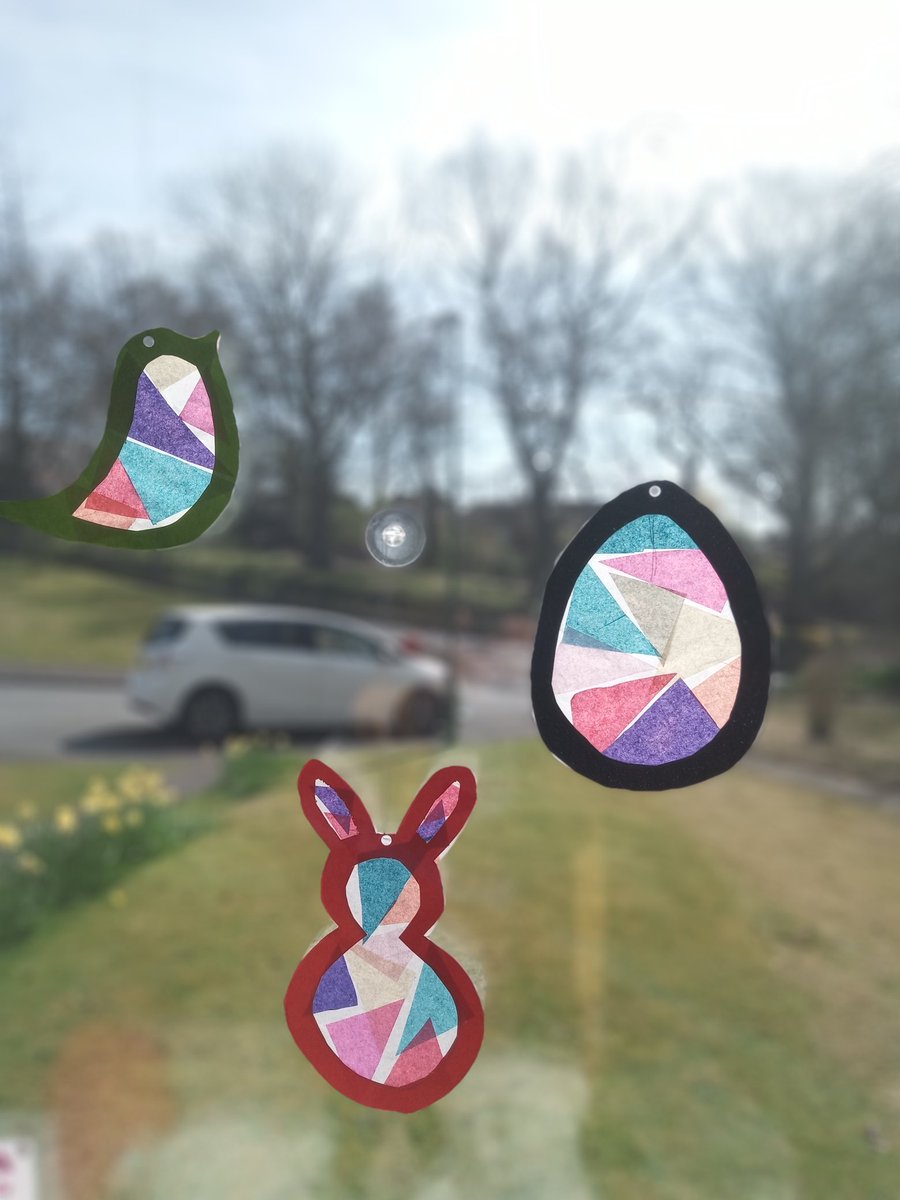 Inge_Temple's tweet photo. @LanchesterEP making Easter sun catchers #eptwitterchallenge https://t.co/zp9W7m2h3s