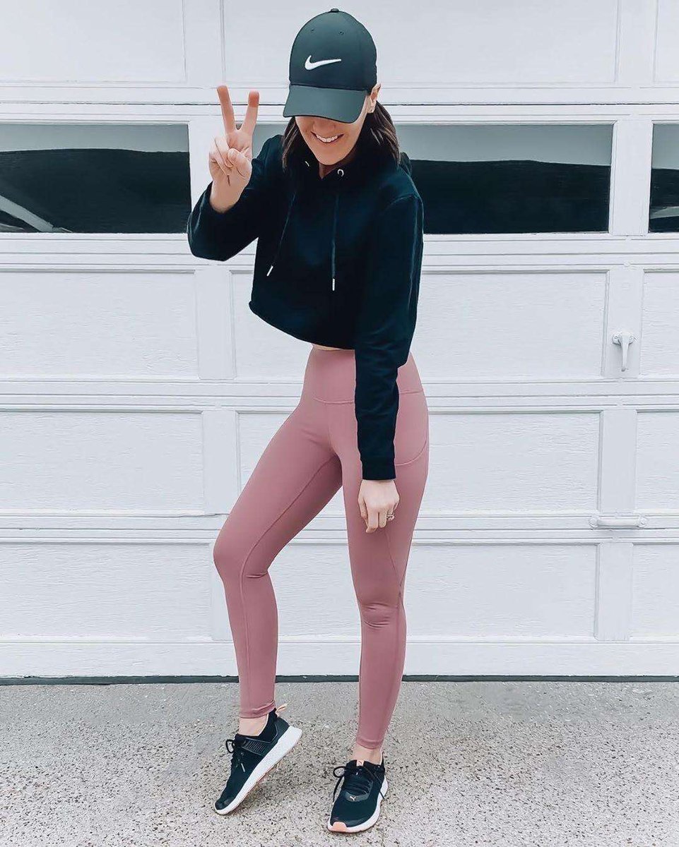 MoxeayBrand's tweet photo. Crop top hooded for a gym⁠
https://t.co/RYlO500xTH

#moxeay #fashion #fashionnova #musthave #style #fashionista https://t.co/SovTl8rBpK