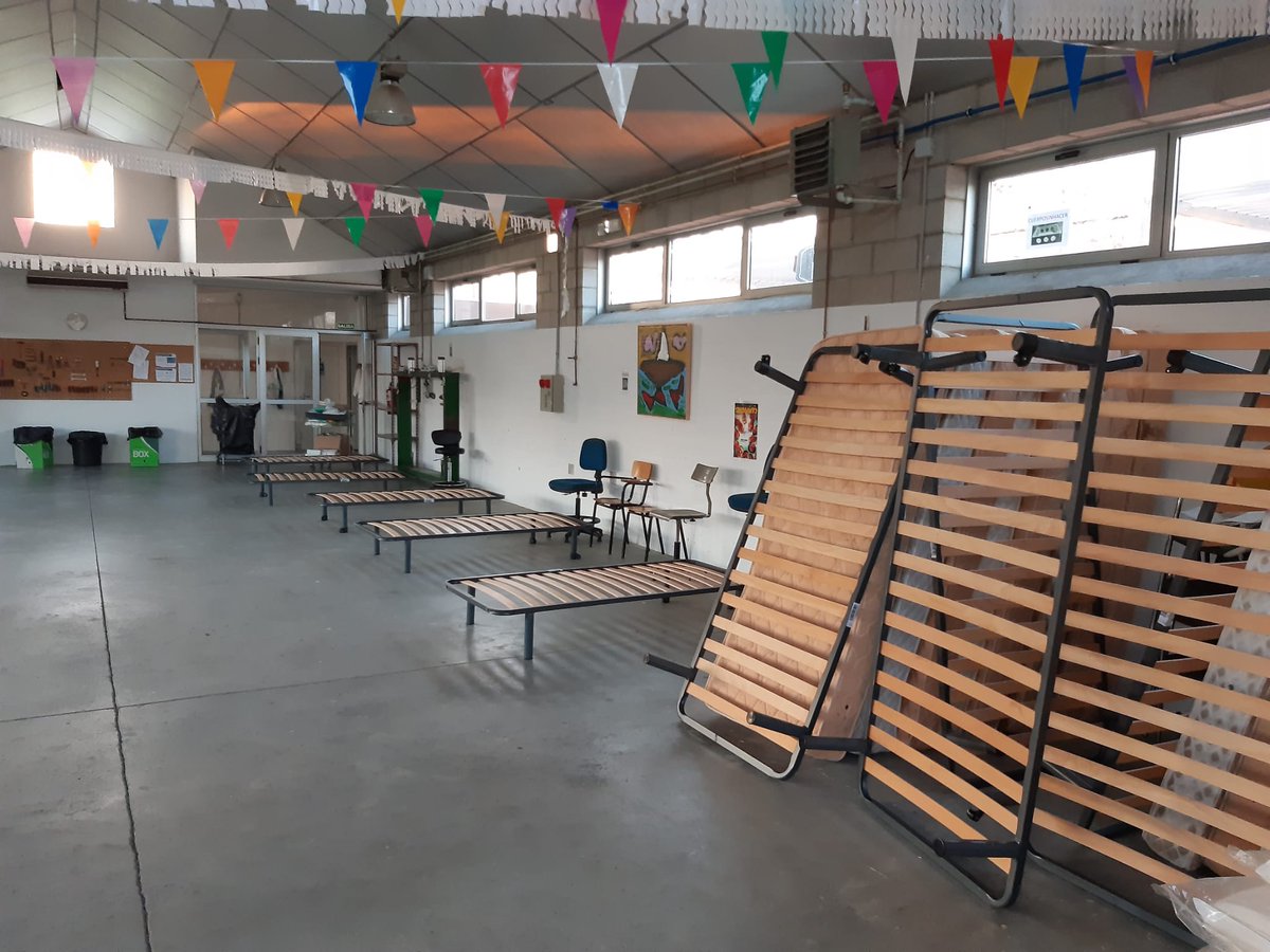 IGE_ET's tweet photo. La #USBAD_OROEL de #Jaca ha apoyado a la fundación ATADES @Valentiaorg de #Huesca con somieres, colchones, juegos de ropa de cama y una ducha, para habilitar un espacio de alojamiento. Juntos y capaces de todo! @GobAragon #OperaciónBalmis
#launiónhacelafuerza
@EjercitoTierra https://t.co/yS4BEvixKd