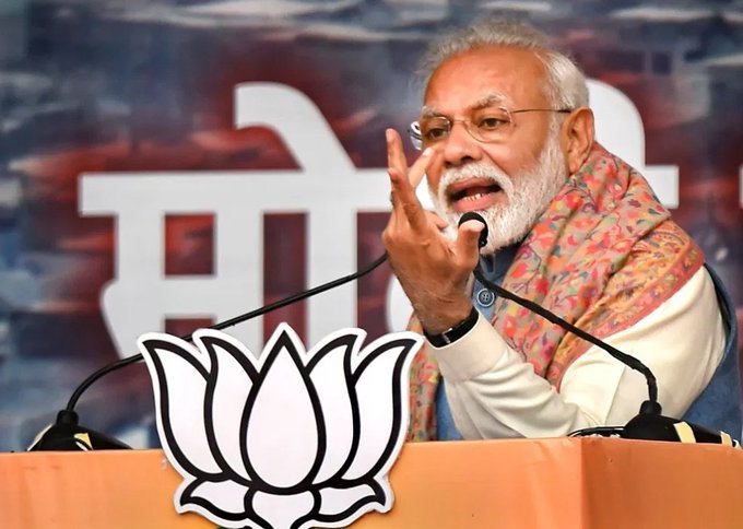 amar_patil87's tweet photo. That's why History remembers Mrs Indira Gandhi...

Who changed geography, retaliating Richard Nixon when India was still weak economically &amp; militarily.

She never resorted to 56 inches or New India or similar sort of verbatim..

#NamasteTrump 
Howdy Modi https://t.co/BAc2lJqrie