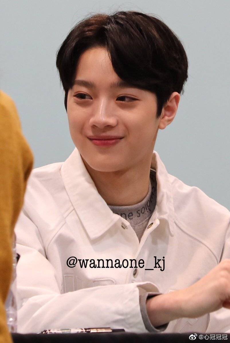 onlylaikuanlin's tweet photo. มุแงงงงง ค่ดน่ารักกกกก ยิ้มแป้นเลยเจ้าเด็กแก้มอ้วงงงงงงงง https://t.co/drRC3RkJhB