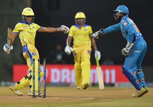 mumbai_t20's tweet photo. When you and your friend say the same thing at the same time! 🤜🏽🤛🏼

#MPL https://t.co/4GOnJoXLH7