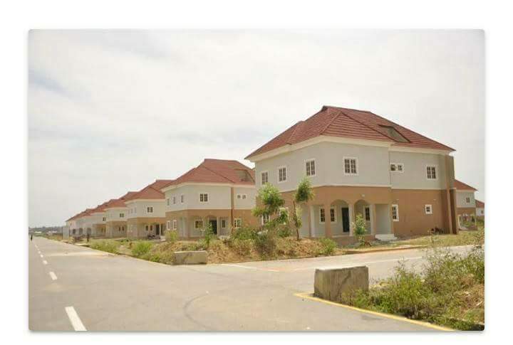 PDP_Dynasty's tweet photo. Here is a pictures of Kwankwasiyya, Amana and Bandirawo cities constructed by Kwankwaso in 2015 but abandoned by Gov. Ganduje. The three cities will generate at least N5 billion for KNSG which can help KNSG to settle pensioners debt. https://t.co/tRFc08IRhB