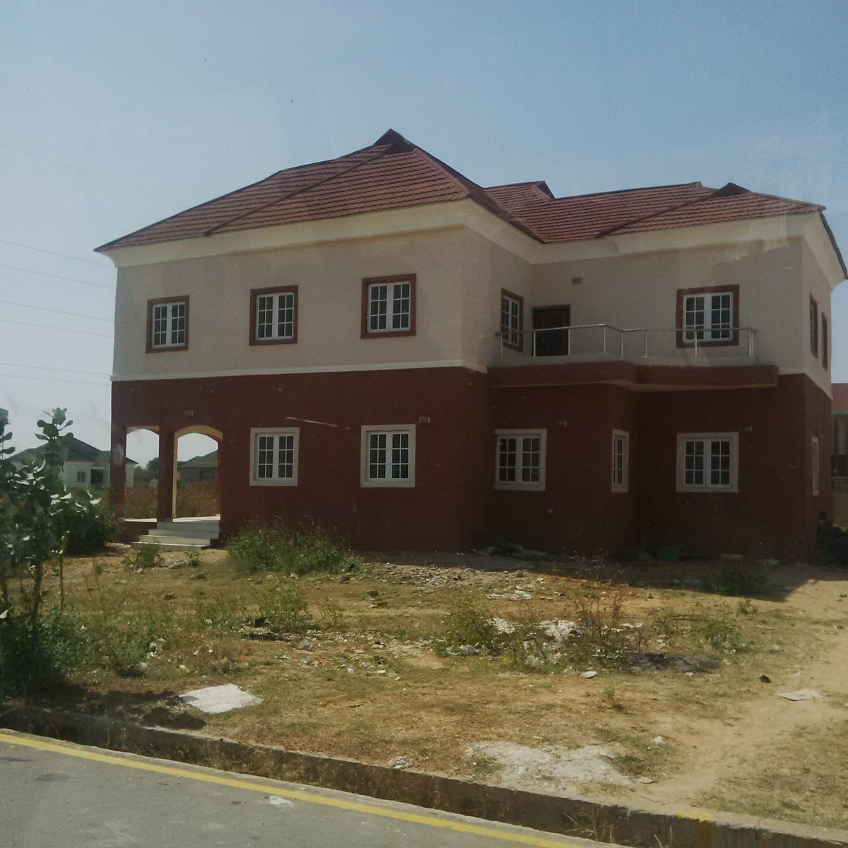PDP_Dynasty's tweet photo. Here is a pictures of Kwankwasiyya, Amana and Bandirawo cities constructed by Kwankwaso in 2015 but abandoned by Gov. Ganduje. The three cities will generate at least N5 billion for KNSG which can help KNSG to settle pensioners debt. https://t.co/tRFc08IRhB