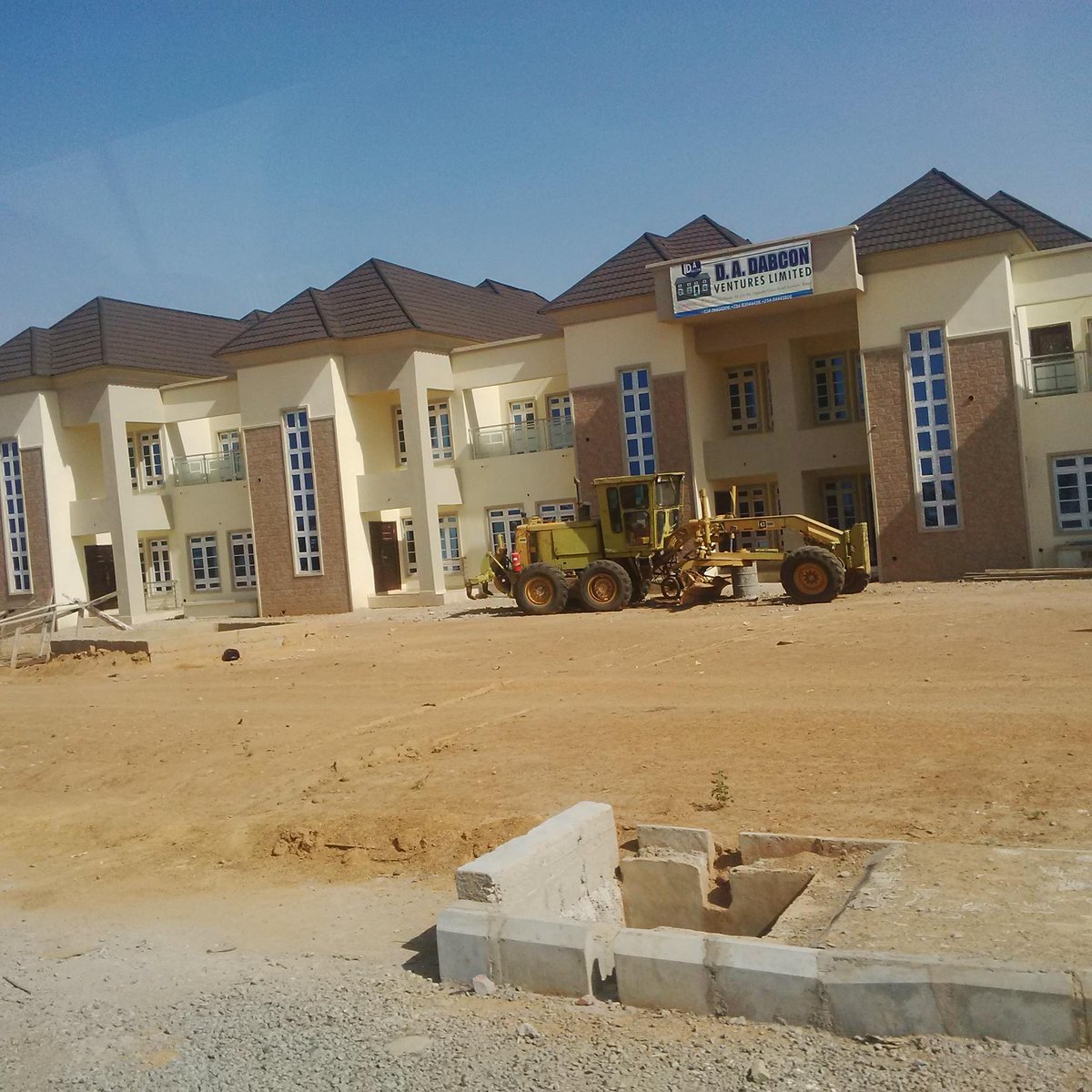 PDP_Dynasty's tweet photo. Here is a pictures of Kwankwasiyya, Amana and Bandirawo cities constructed by Kwankwaso in 2015 but abandoned by Gov. Ganduje. The three cities will generate at least N5 billion for KNSG which can help KNSG to settle pensioners debt. https://t.co/tRFc08IRhB