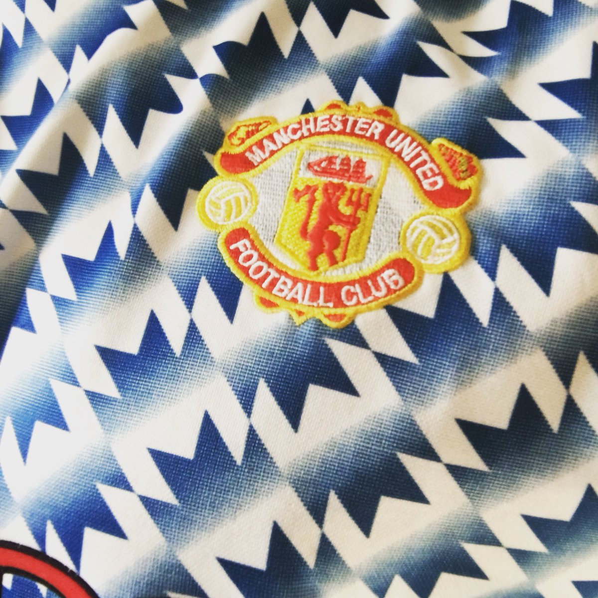 Put on a little classic shall we #mufc#bestkit
