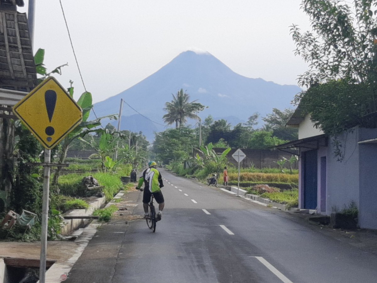 #KetikaCoronaReda apa yg pertama  kamu lakukan?