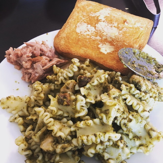 araphotz's tweet photo. I miss my Basil Plants! Nothing beats a homemade Pesto... https://t.co/4KiXRsrlio