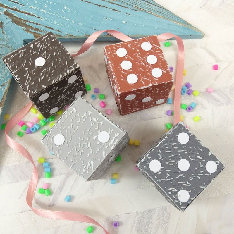 HunkydoryCrafts's tweet image. You can make so many creative designs with our amazing Moonstone Die - Infinity Cube! 😍 What have you made with yours? 💙

#moonstonedie #diecutting #infinitycube #handmade #papercrafts #crafting #hunkydory #crafts #hunkydorycrafts