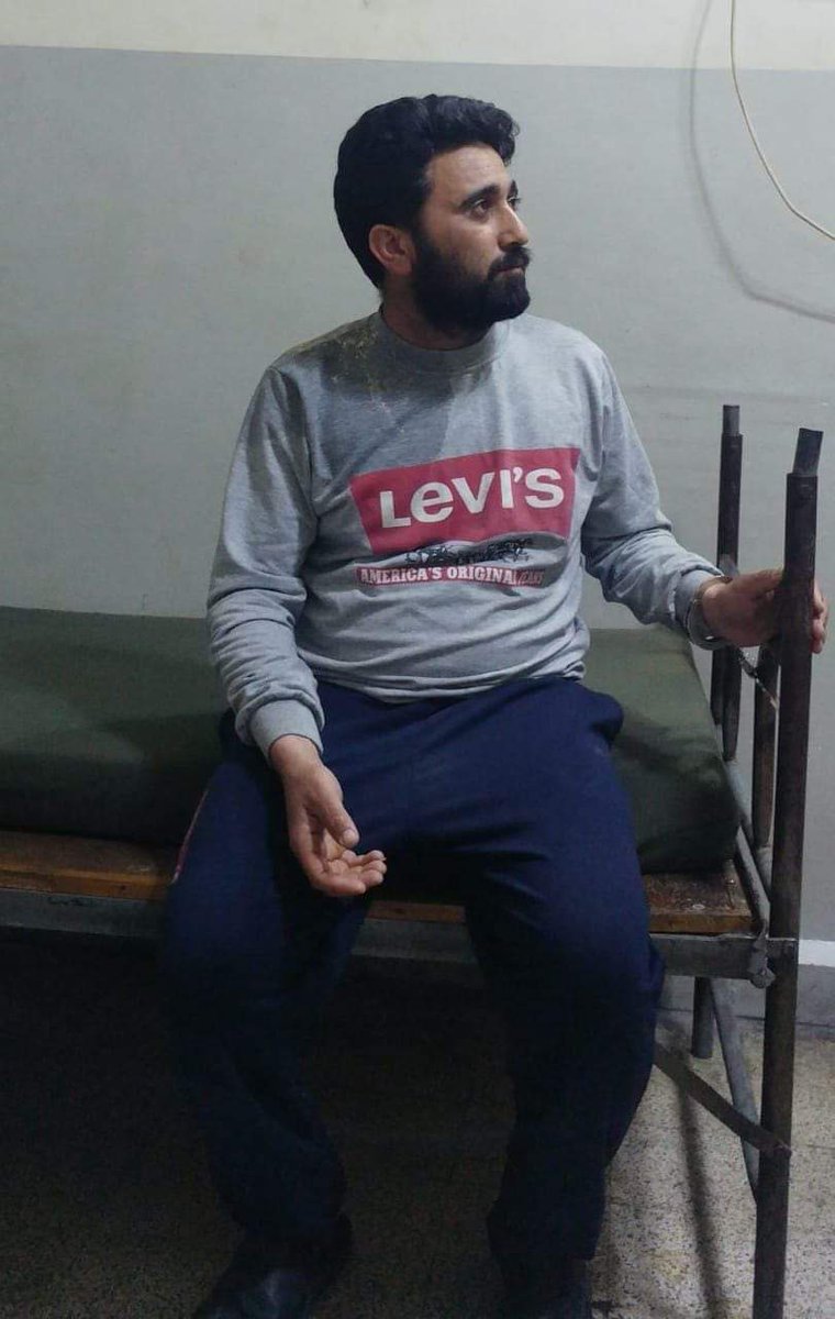 Joemaaloufofc's tweet photo. وصلت الى مستشفى الاسلامي في طرابلس طفلة سورية من "ال الدبل" عمرها ٥ سنوات، جثة هامدة.
وتبين ان مهى تعرضت للضرب المبرح من قبل والدها السوري "صلاح الدين الدبل" في منطقة التل في ط��ابلس حيث تم توقيفه على الفور من قبل شعبة المعلومات في قوى الامن الامن الداخلي وتحويله للجهات المخت��ة. https://t.co/ZyfHJPNdq3