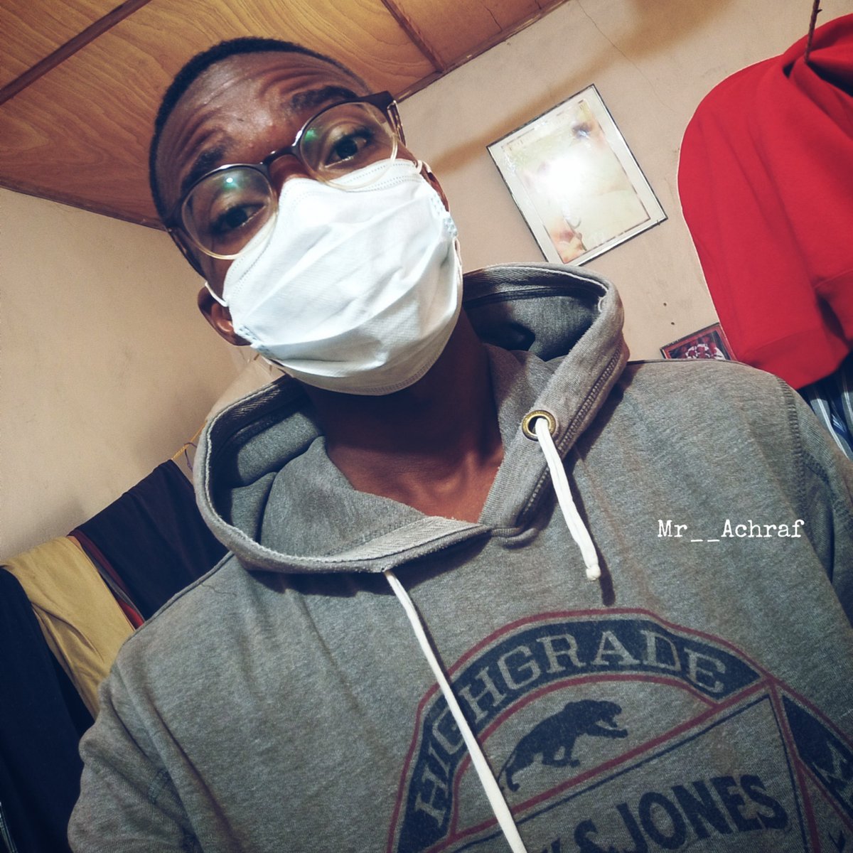 Mr__Achraf's tweet photo. Le port du masque est systématique désormais... On le porte pour se protéger pour protéger les autres et sauver des vies.
#wearyourmask https://t.co/cjBVSG8j1Q