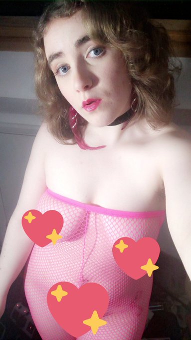 Day 20 of my #quarantinedressup challenge and I'm having to get creative! https://t.co/wBvZICvN2Q<a href="/tag/quarantinedressup"class="tags">#quarantinedressup</a>