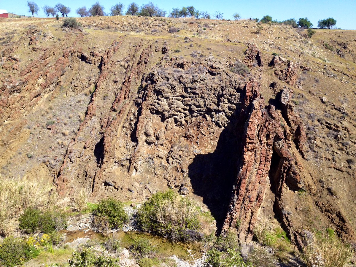 amicialee's tweet photo. Ok I’m joining the  #randomfieldworkphoto trend to help keep us all entertained! I’m kicking off with a fairly easy one, I’m always seeing this pop on Twitter. It’s a classic from the area and I finally found where I’d hidden my geology pics from my fieldwork here. https://t.co/QjxTwJX2L1
