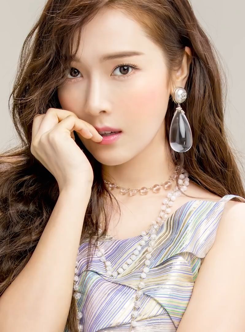 16. Jessica Jung (Girls' Generation) - Main Vocalist