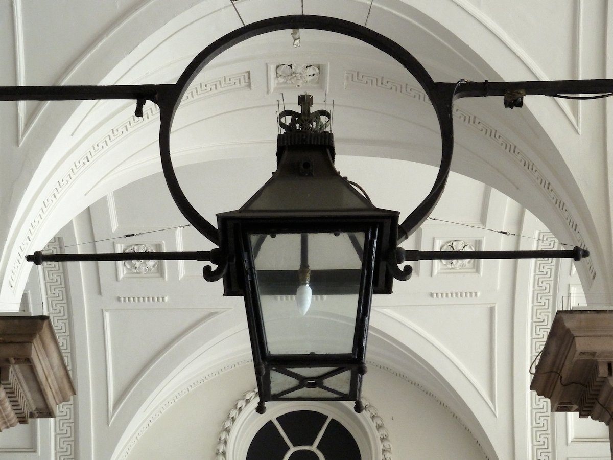 Gaslight of the Day, No.6 [Somerset House]