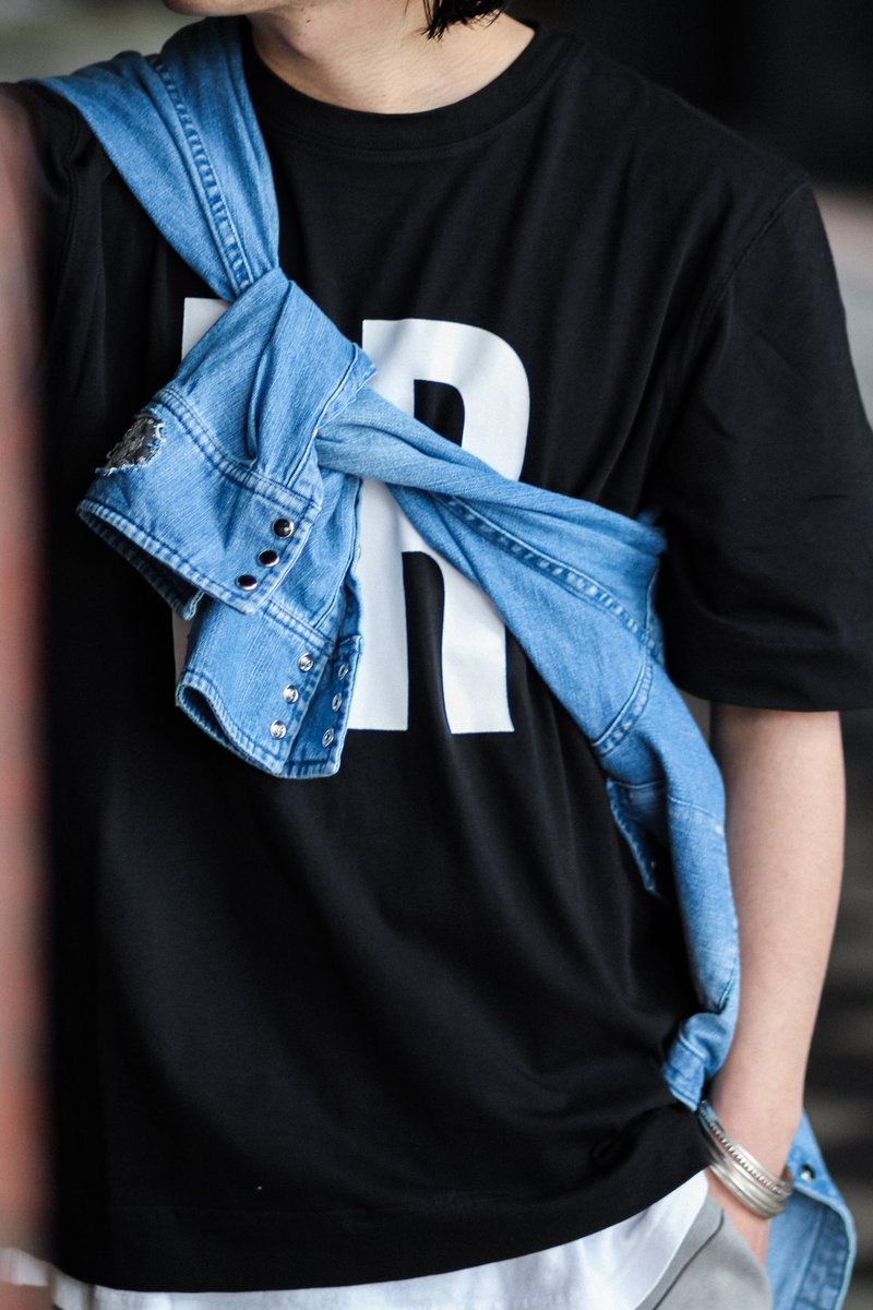 LIBEIRO1's tweet photo. NewArrival in April 7th

LIBEIRO 2020 S/S Collection

“LR logo drop shoulder T-shirt”

https://t.co/sW5P9ViPbN https://t.co/DzlEDMYYQ0