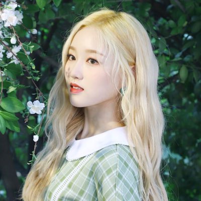 lga_kmy's tweet photo. I am like the leaves that surround me, they are bright like my personality. ๐
#DressCodeCheck #FourstDayOfSchool #NewProfilePic https://t.co/k0yfgRUZgp