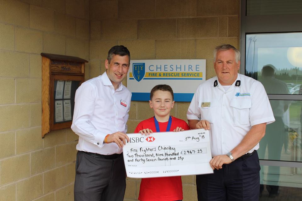 AlexByersFFC's tweet photo. Thought it might be fun to bring back classic fundraising moments from the last 6 years I've been working @firefighters999 What about Cam, who 5 years ago raised £2947 by swimming the open water Great North Swim! He wanted to thank the charity for helping his nan Linda! #Family https://t.co/o473XNECJp