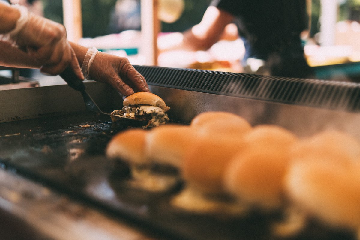 We just launched a flippin' awesome competition to bring battle of the burger to you this weekend. Find it here: bit.ly/39MOTT6 #BOTB