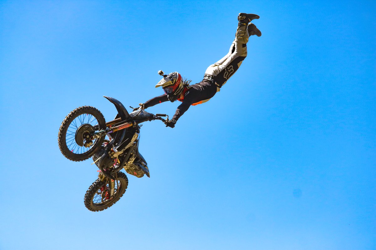 daichi_bol_fmx's tweet photo. FMXライダーの江原大地です。
"関東圏内でFMXの練習ができる土地"
を探しています。色々な事情があり今までの練習場を使う事ができなくなってしまいました。
何か情報がありましたら是非教えて頂きたいです！

※必要な敷地面積
縦:約100m/横:約25m

#RT #拡散 よろしくお願いします🙇‍♂️ https://t.co/LSVbXqfdse