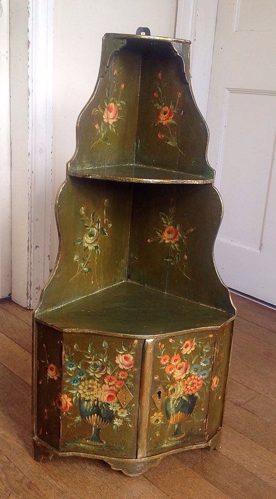 eversleybarn's tweet photo. #antiquefurniture #paintedfurniture #leatherchair #buttonbackchair #strattoncompact #vintagecompact #vintagecroquetset #croquet #judismithantiques at #eversleybarnantiques https://t.co/Tu9ZUsQLKA https://t.co/6VbYJsw4Se