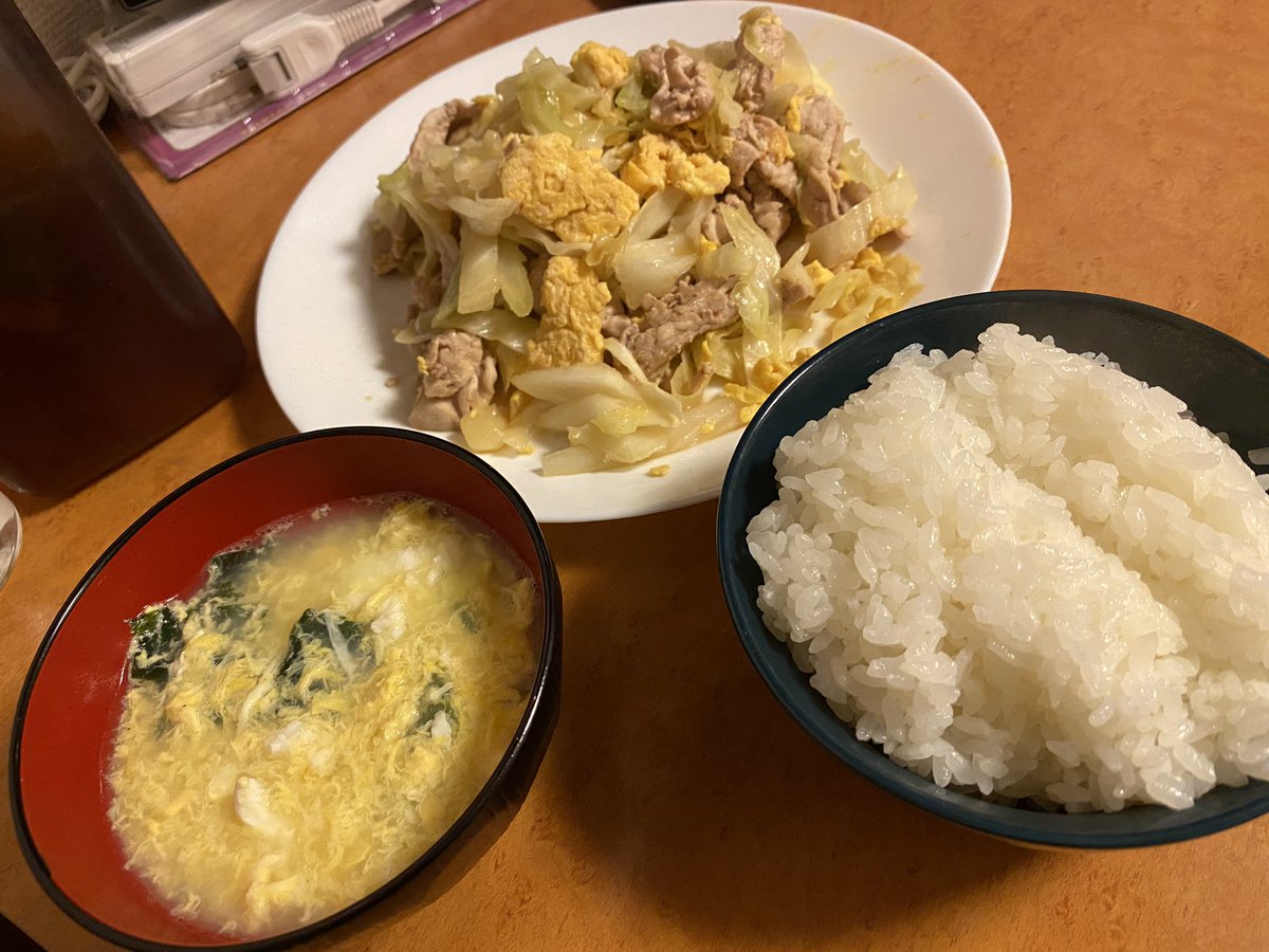 kouta19990421's tweet photo. 今日から僕も料理の写真上げていこうと思います！
今日の晩ご飯です！
明日からも投稿していこうと思います！
#奈良クラブ
#奈良クラブご飯
#おうちご飯
#家にいよう 
#StayHome 
#アスリート自炊
#良いプレーは良い衣食住から
#サッカー選手食事報告 https://t.co/rLynlN53a7