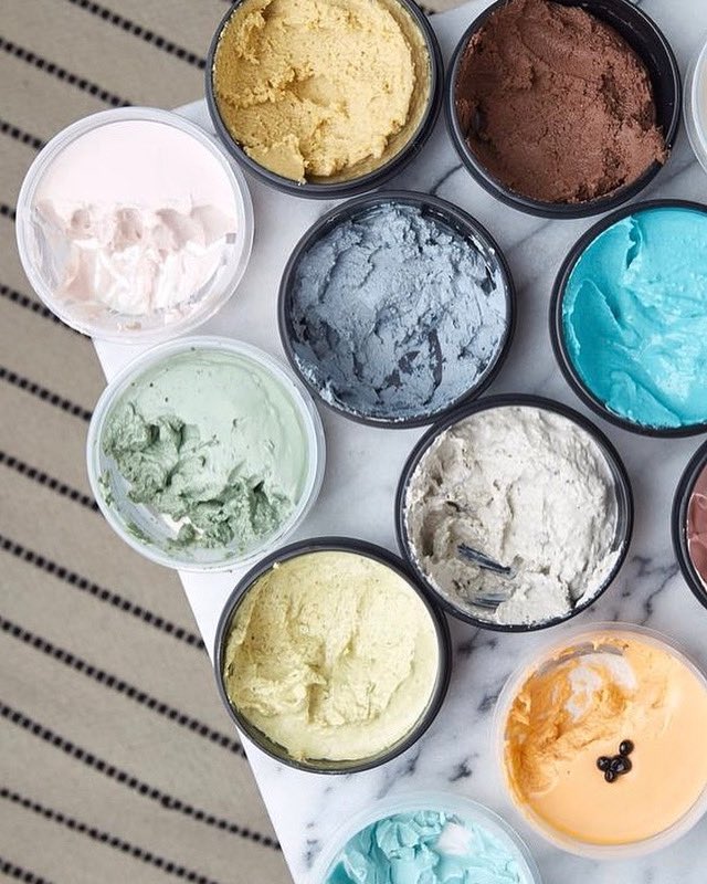 Lush_Russia's tweet photo. МАСКА В ПОДАРОК К ЗАКАЗУ.
Из-за закрытия розничных магазинов на период самоизоляции у нас осталось небольшое количество свежих масок и масок-желе. Мы будем класть одну бесплатно к онлайн-заказу от 3000 ₽. Напишите о предпочтениях в комментарии к заказу, мы постараемся учесть.🥑 https://t.co/ZMyY8swmEJ