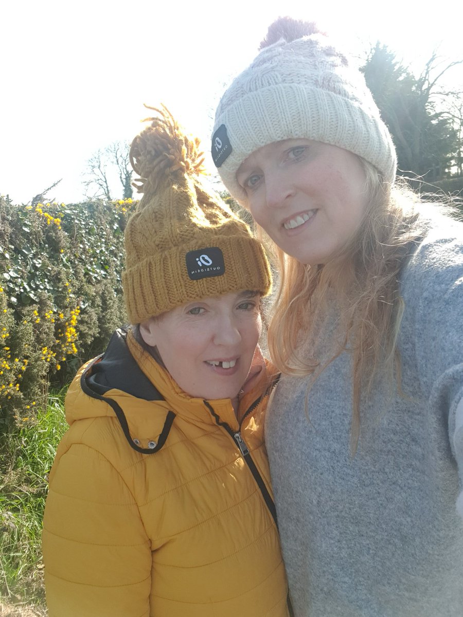 Mandymo4's tweet photo. Up early today and had a nice walk in the sun before Team @socentni morning zoom call. Thankful for the sunshine #MyBigSis #LoveHer #myweeworld #physicalhealth #mentalhealth #Covid19 #SelfIsolation #MakingitFun #EnjoyingTheSimpleThings https://t.co/YqxFrN4GOC