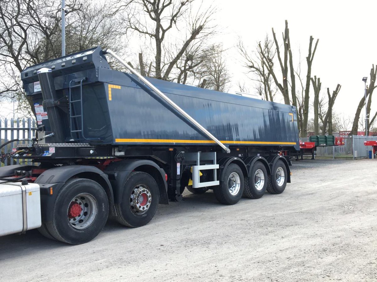 CrickTrailers's tweet photo. Dennison sliding bogie tipper trailer
Safer tipping - Less vehicle movements - More manoeuvrable - Up to 50% more payload - Designed to replace the 8x4. In stock and available 
 #tipper #dennisontrailers #aggregates #quarry  #muckaway #safety  #hs2 https://t.co/pn8Gxry693