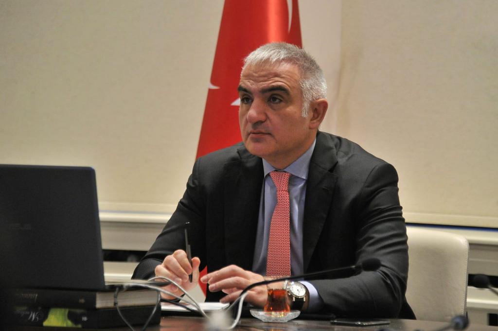 MehmetNuriErsoy's tweet photo. İl müdürlerimizle koordinasyon toplantılarımıza devam ediyoruz.

Bugün illerinde yapılan çalışmaları değerlendirmek üzere; İzmir, Mersin, Denizli, Şanlıurfa,Trabzon, Diyarbakır, Mardin, Van, Tekirdağ ve Kayseri il müdürlerimizle video konferans yöntemiyle görüşme gerçekleştirdik. https://t.co/GFSs6aNr0l