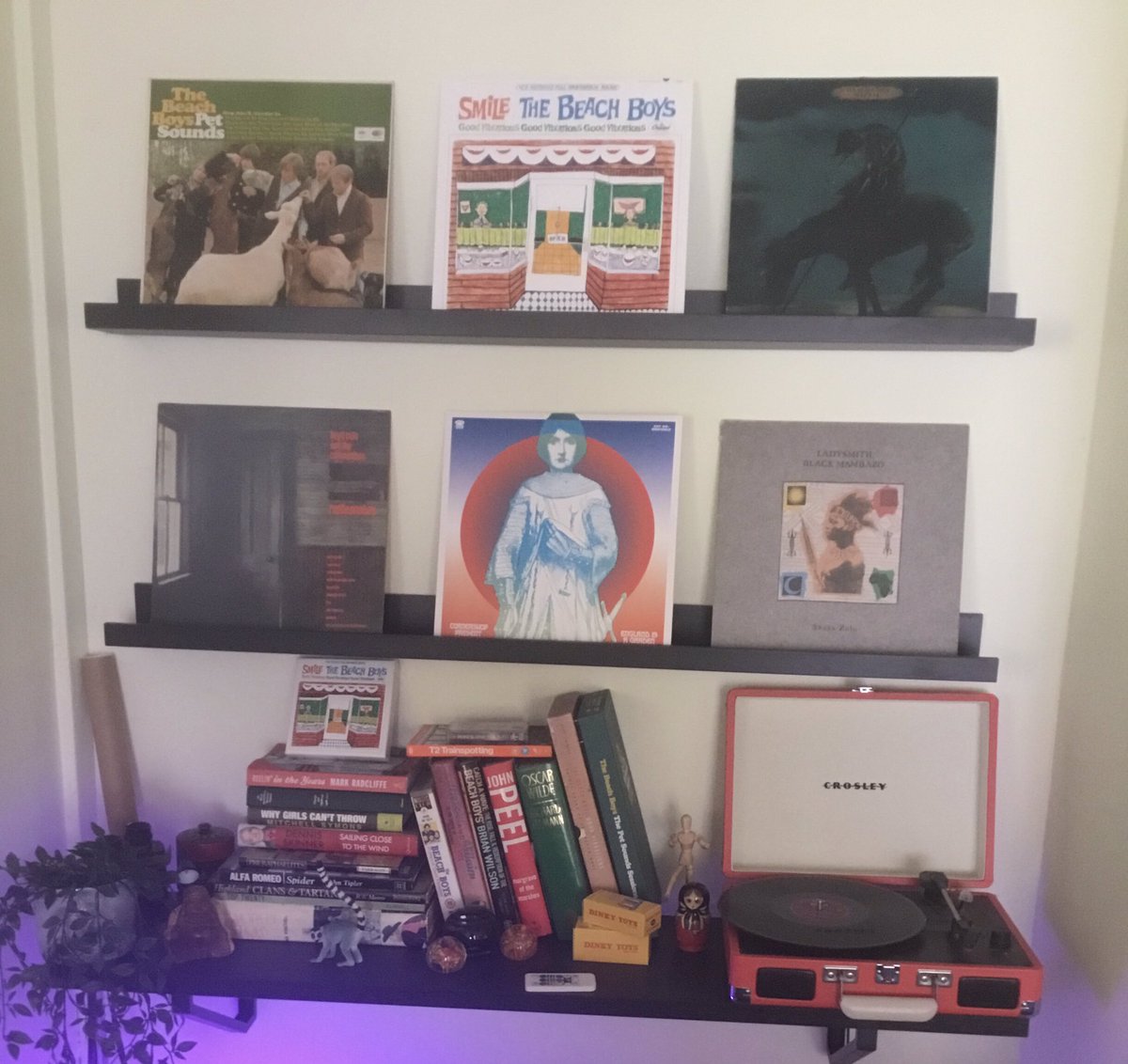 etonwooley's tweet photo. @CornershopHQ @CornershopHQ hey lads you are in exalted company. Now please world take your worries and leave me alone for a few hours #deepdeepjoy https://t.co/lydNvIjhXK