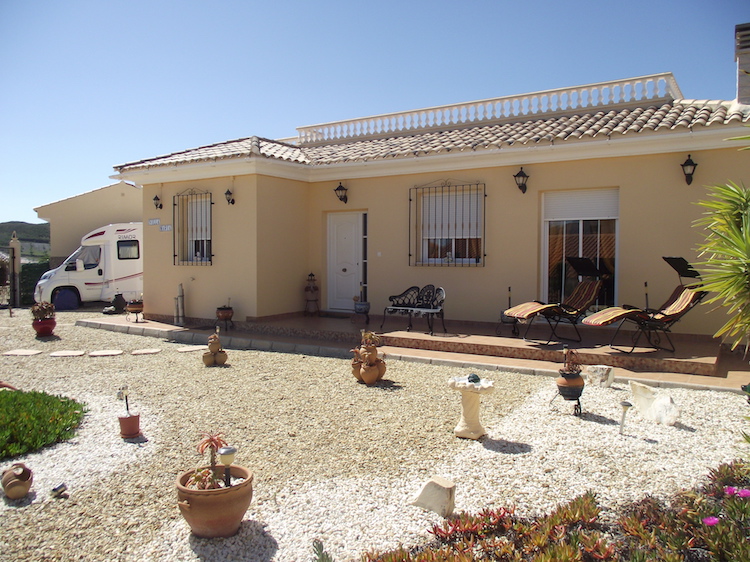 espanarural's tweet photo. Arboleas Villa 4 sale #ESP 3316  #StayAtHome  #QuedateEnCasa https://t.co/Xl5yAYIyrV