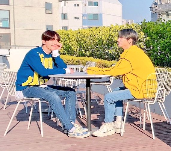 hanseungwoah's tweet photo. 💙oh hey💛 
     💛omg 💙
     ･ ｡ 💙 *ﾟ｡ 💛 *･💙   
   💙 *｡ i'm sorry 💛
 💛  💙 i’m dropping💛💙
 my love💙  *ﾟ｡   *･💛
      ･ﾟ*｡💙all over the 💛 💙
place ･ﾟ*｡💛💙*  ･ ﾟ*｡･ﾟ
💙･💛｡for 2seung💛💙
       💙 best leaders uwu💛 ﾟ* https://t.co/JZvgIHmfbV