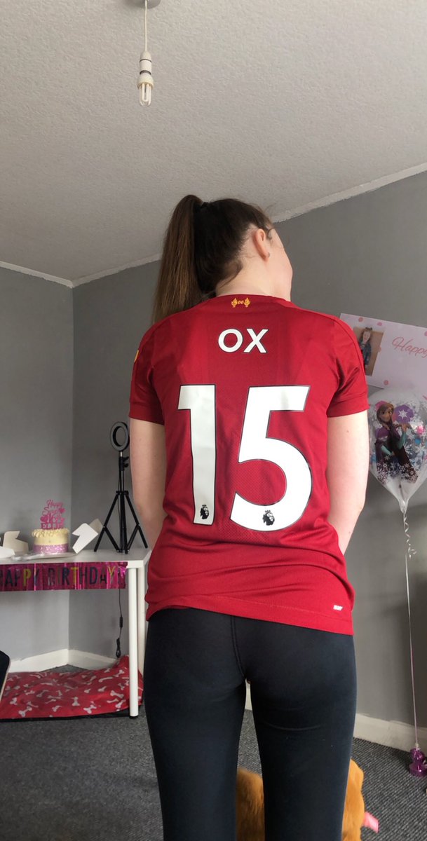 Lmcmahon32's tweet photo. @Alex_OxChambo my daughter Ellie turned 16 yesterday and this was the one thing she asked for!! She loves u!! X https://t.co/PTCxfldWVV