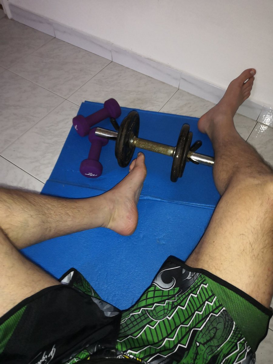 SpiderBerti's tweet photo. La voglia di allenarsi non smette mai. #COVID19 #iorestocasa #neusciremovivi #Training #sportscience #lockdown #Italia #livorno #Toscana #alimentazionesana https://t.co/jZ8AhIlh1m