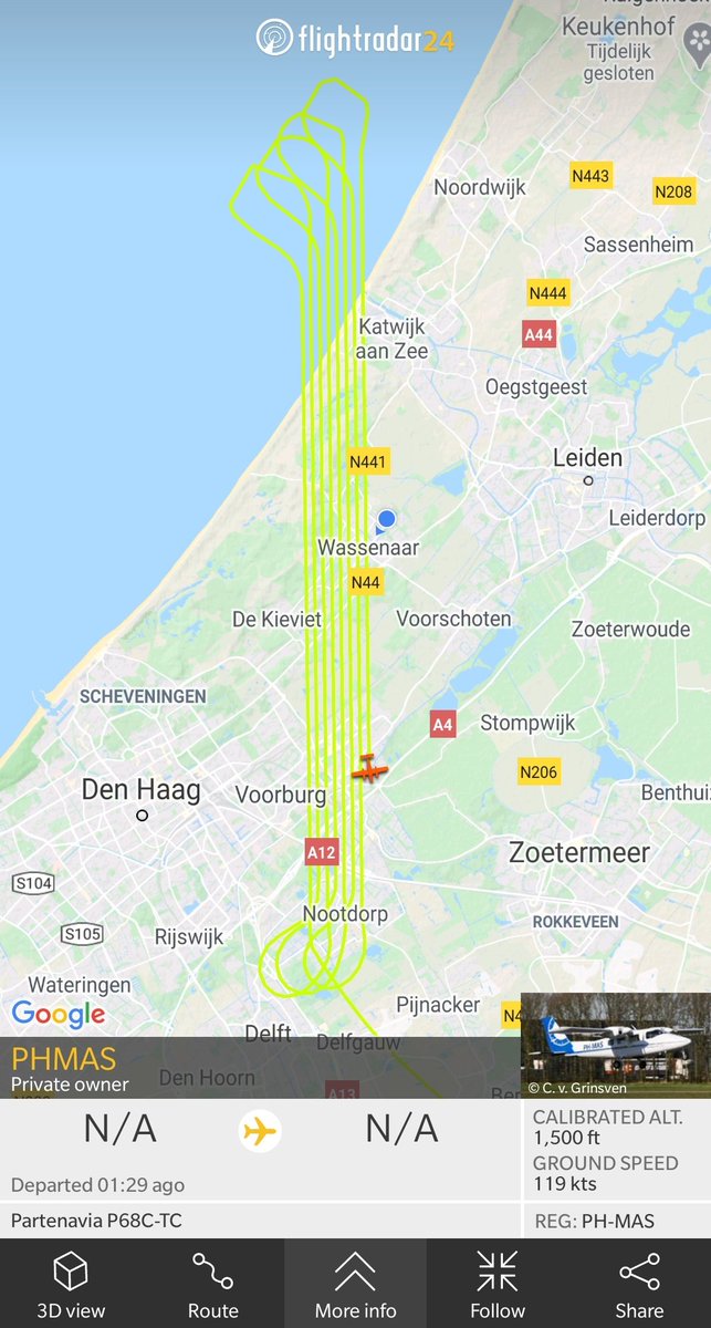 MBr_nl's tweet photo. Vliegtuig boven @Gem_Wassenaar 
Nieuwsgierig waar dat voor is.

#wassenaar #vliegtuig https://t.co/hKFYP43vuf