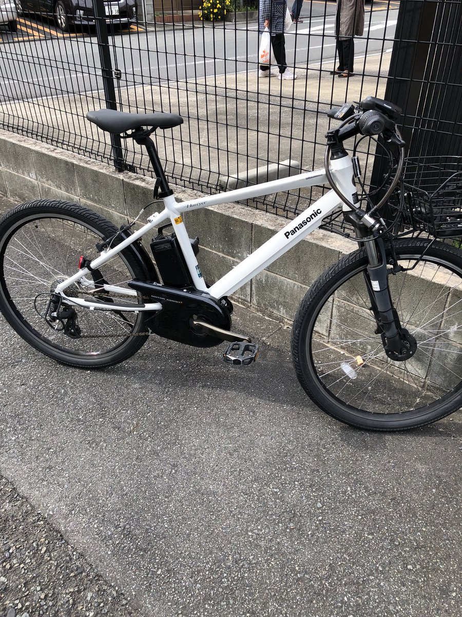 Akira Sakemotoさけもとあきら 自転車盗まれた人いませんか 3日前から家の近所に停めてある高そうな自転車 警察に届けても盗難届け出てないから動けませんとの事 防犯登録ナンバーも写メしてます