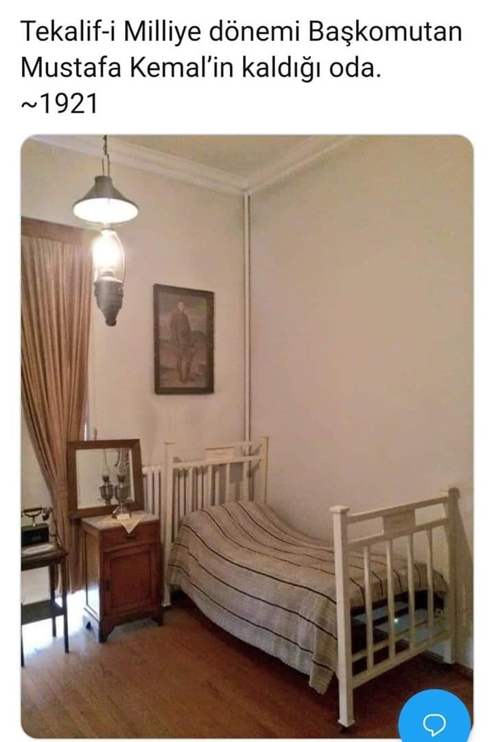 TuncayAktrk6's tweet photo. #Aradan 100 yıl geçmiş,Çarık giyen insanlar İtalya'da ayakkabı almak için günü birlik gidiyor.Sadece #Devlet #yöneticileri şatafattan vaz geçse yeter. https://t.co/5PapMfU7BJ